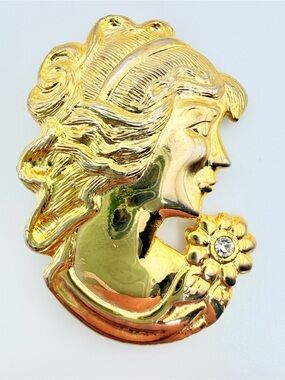 Vintage Gold Tone Lady Portrait Brooch Rhinestone Flower Cameo Style Pin